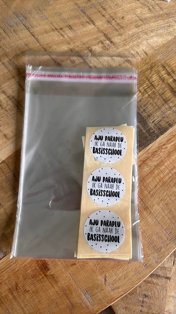 25 cadeauzakjes + stickers, Ophalen of Verzenden, Nieuw, Versiering, Overige