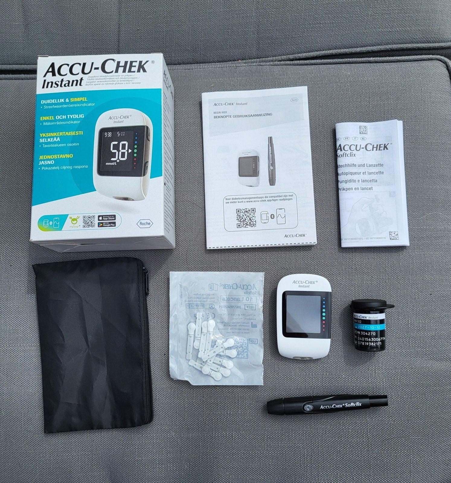 Nieuwe accu chek instant met 50 teststrips, Diversen, Ophalen, Nieuw