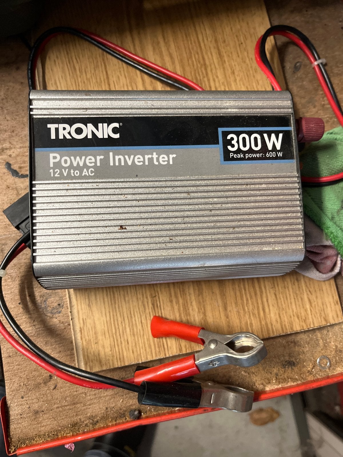 Tronic Power Inverter 300W (12V naar AC), Ophalen of Verzenden