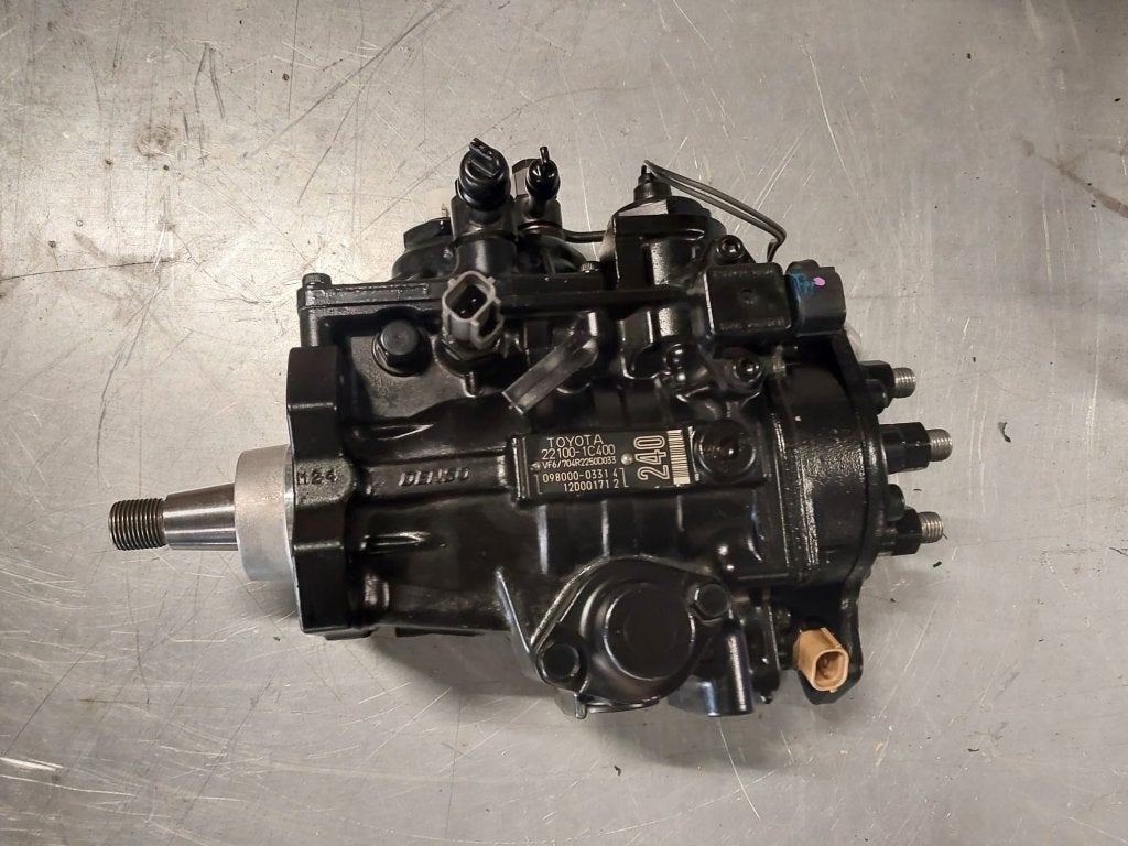Brandstofpomp Land Cruiser HDJ100 4.2TD 22100-1C400 Ruilpomp, Niet ingevuld, Niet ingevuld, Ophalen of Verzenden, Gereviseerd