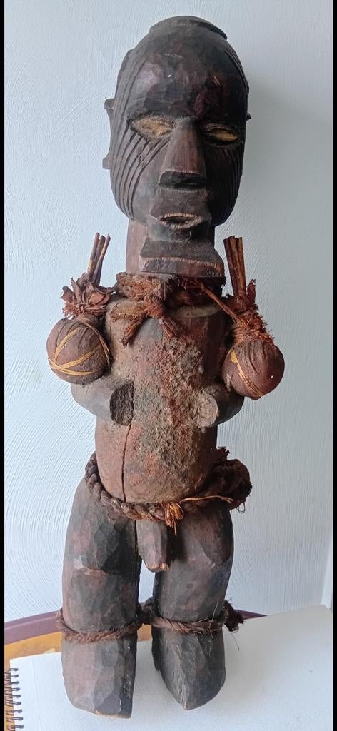 Groot Antiek Beeld Afrika Oud Houtsnijwerk Medicijnman Congo, Ophalen of Verzenden