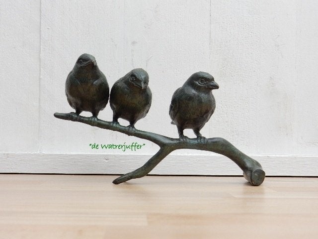 092*Bronzen tak met 3 vogels (Boven €75 geen verzendkosten), Tuin en Terras, Ophalen of Verzenden, Nieuw, Overige materialen, Dierenbeeld