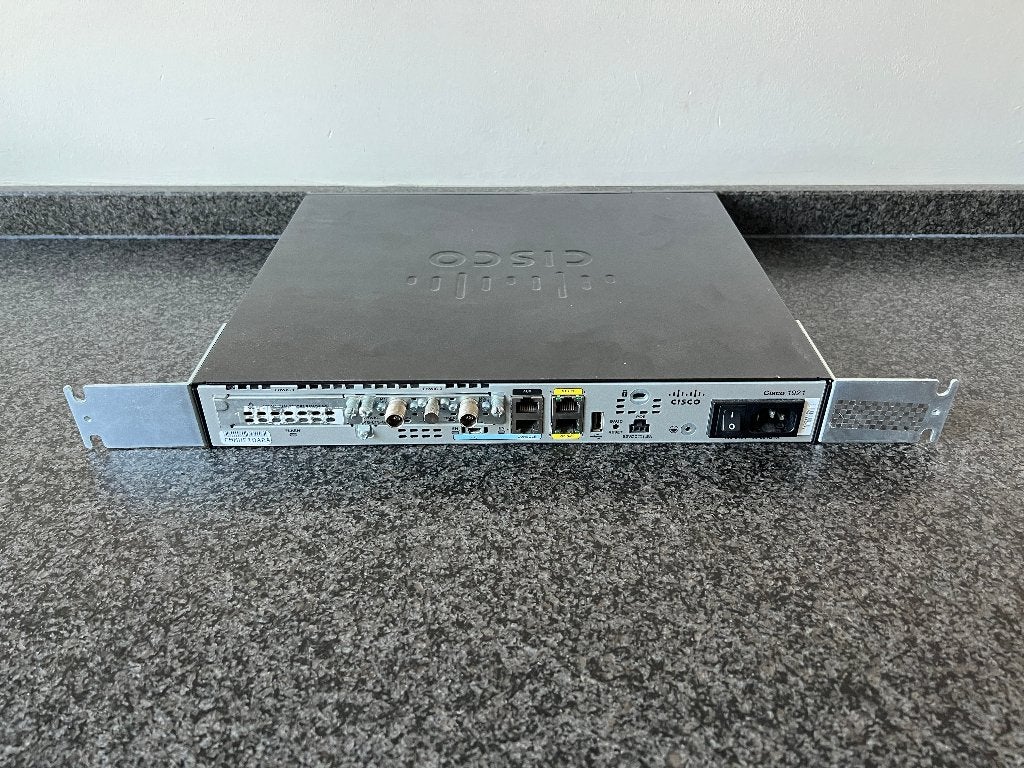 Cisco ISR 1921 met EHWIC-4G-LTE-G en rackmount, Computers en Software, Ophalen of Verzenden, Gebruikt, Router met modem, Cisco