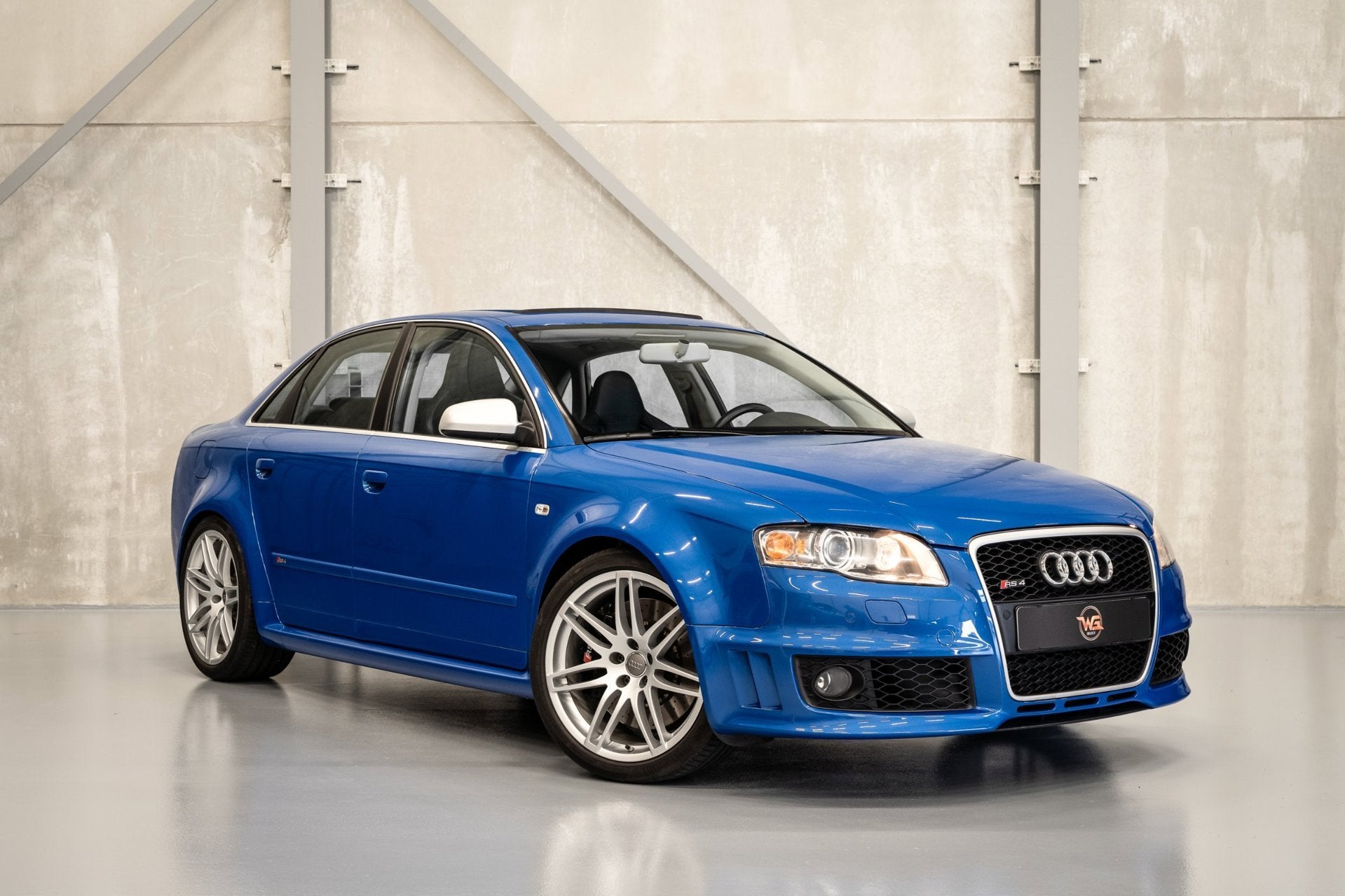 Audi RS4 Sedan 4.2 V8 quattro | Sprintblau | RS stoelen | 1s, Gebruikt, Leder en Stof, Handgeschakeld, Vierwielaandrijving