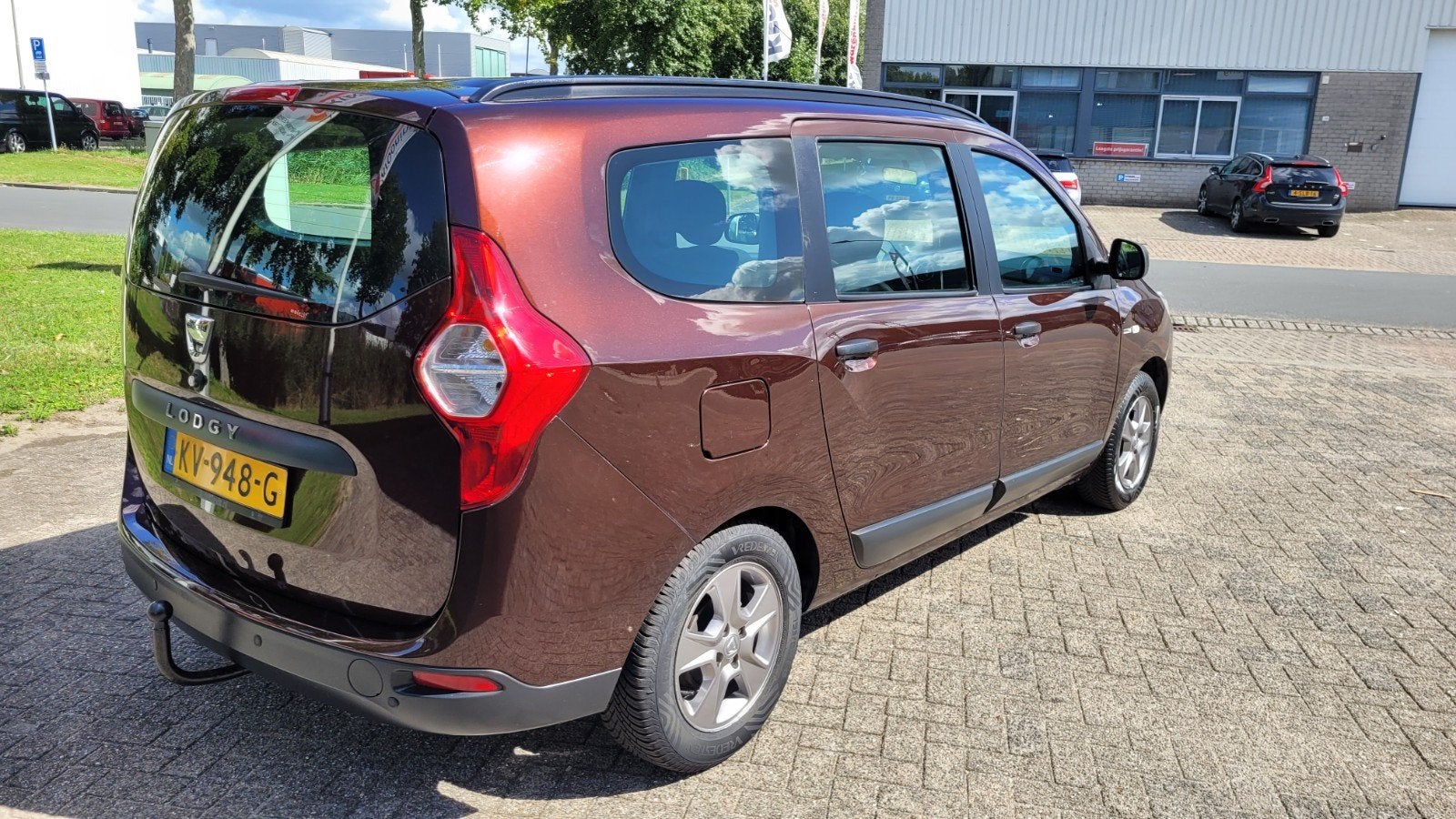 Dacia Lodgy 1.2 Tce 115PK S&S 5p 2016 dealer onderhouden!, Voorwielaandrijving, Stof, 625 kg, 4 cilinders