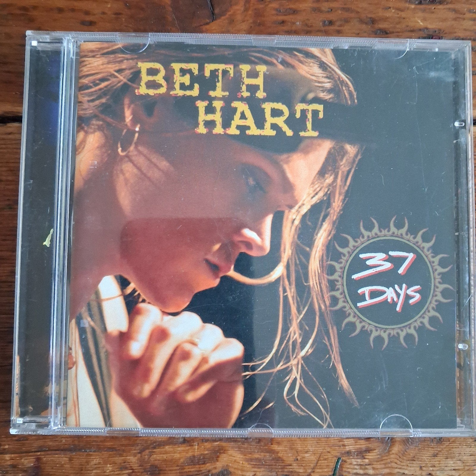 cd Beth Hart - 37 days ( gesigneerd), Ophalen of Verzenden, Zo goed als nieuw, Gesigneerd