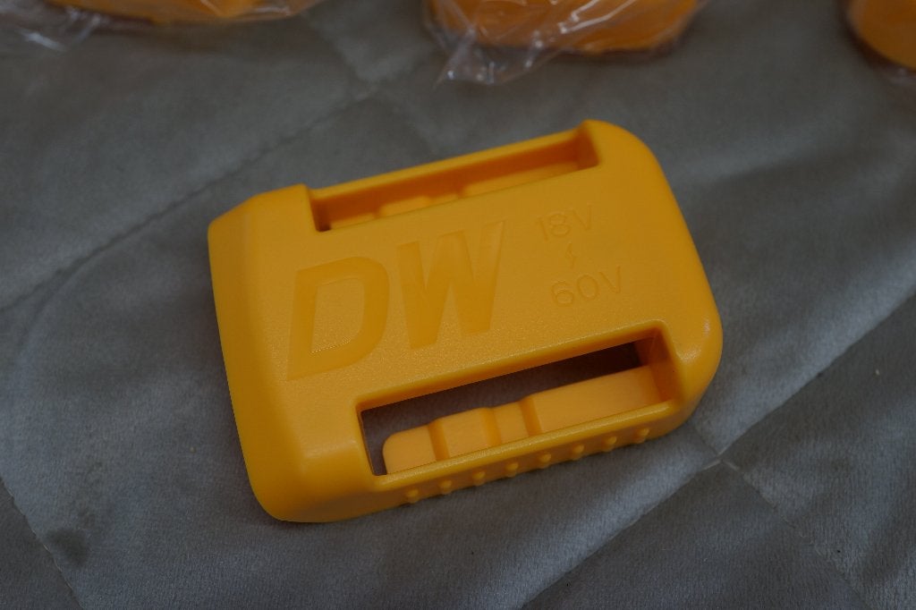 Georganiseerde klusplek DeWalt batterijhouder & beschermkap, Doe-het-zelf en Verbouw, Gereedschap | Handgereedschap, Ophalen of Verzenden