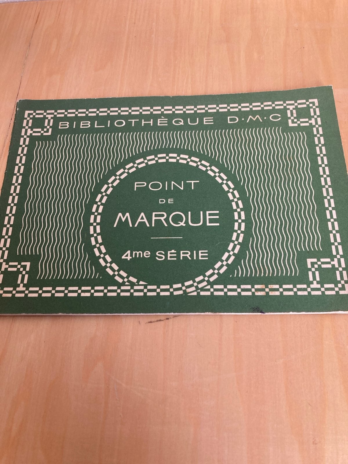 DMC Kruissteekboekje - Point de Marque 4e Serie, Ophalen of Verzenden, Gebruikt, Handborduren, Patroon