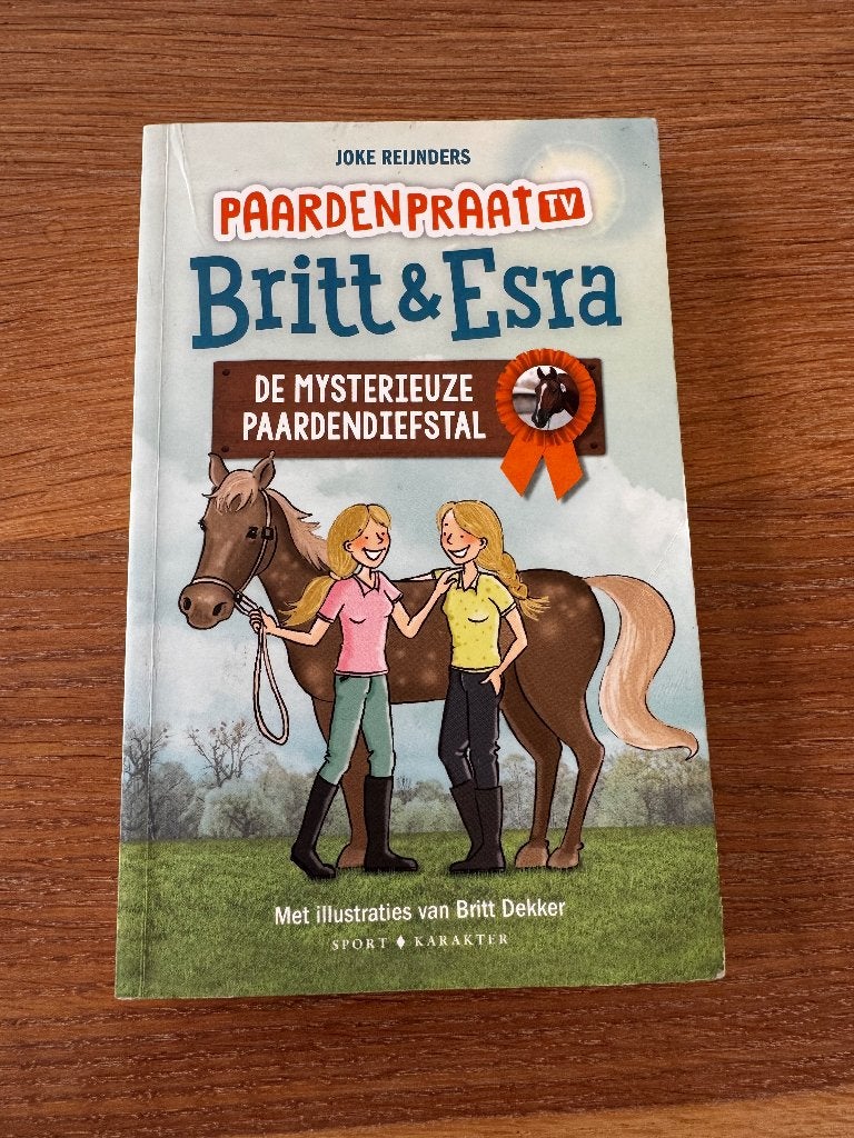 PaardenpraatTV boek, Boeken, Kinderboeken | Jeugd | onder 10 jaar, Ophalen of Verzenden, Zo goed als nieuw, PaardenpraatTV, Fictie algemeen