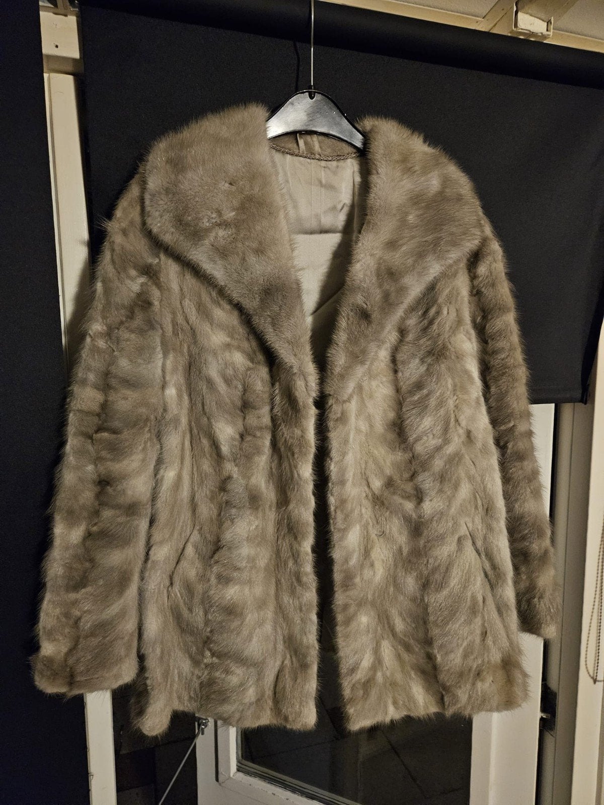 vintage bontjas kort model, Kleding | Dames, Jassen | Winter, Ophalen of Verzenden, Gedragen, Maat 38/40 (M), Grijs