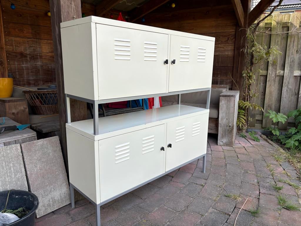1x witte Ikea locker kasten (industriele look), Ophalen, Zo goed als nieuw