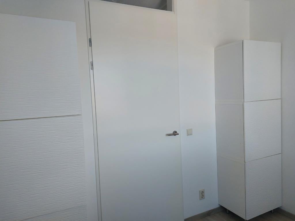 besta kasten 6 stuks met plank en laxviken relief deur wit., Ophalen, Zo goed als nieuw