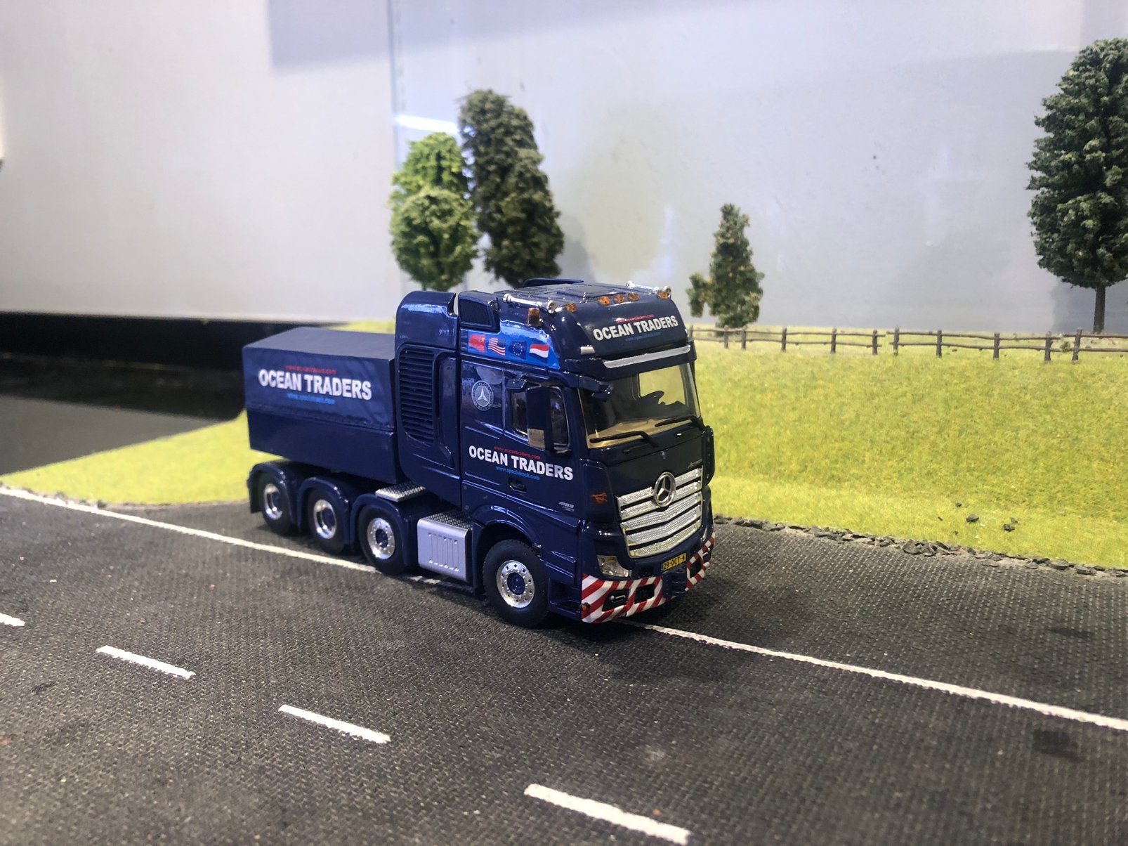 Mercedes Gigaspace moterwagen met ballastbak Ocean traders, Ophalen of Verzenden, Zo goed als nieuw, Bus of Vrachtwagen, Wsi