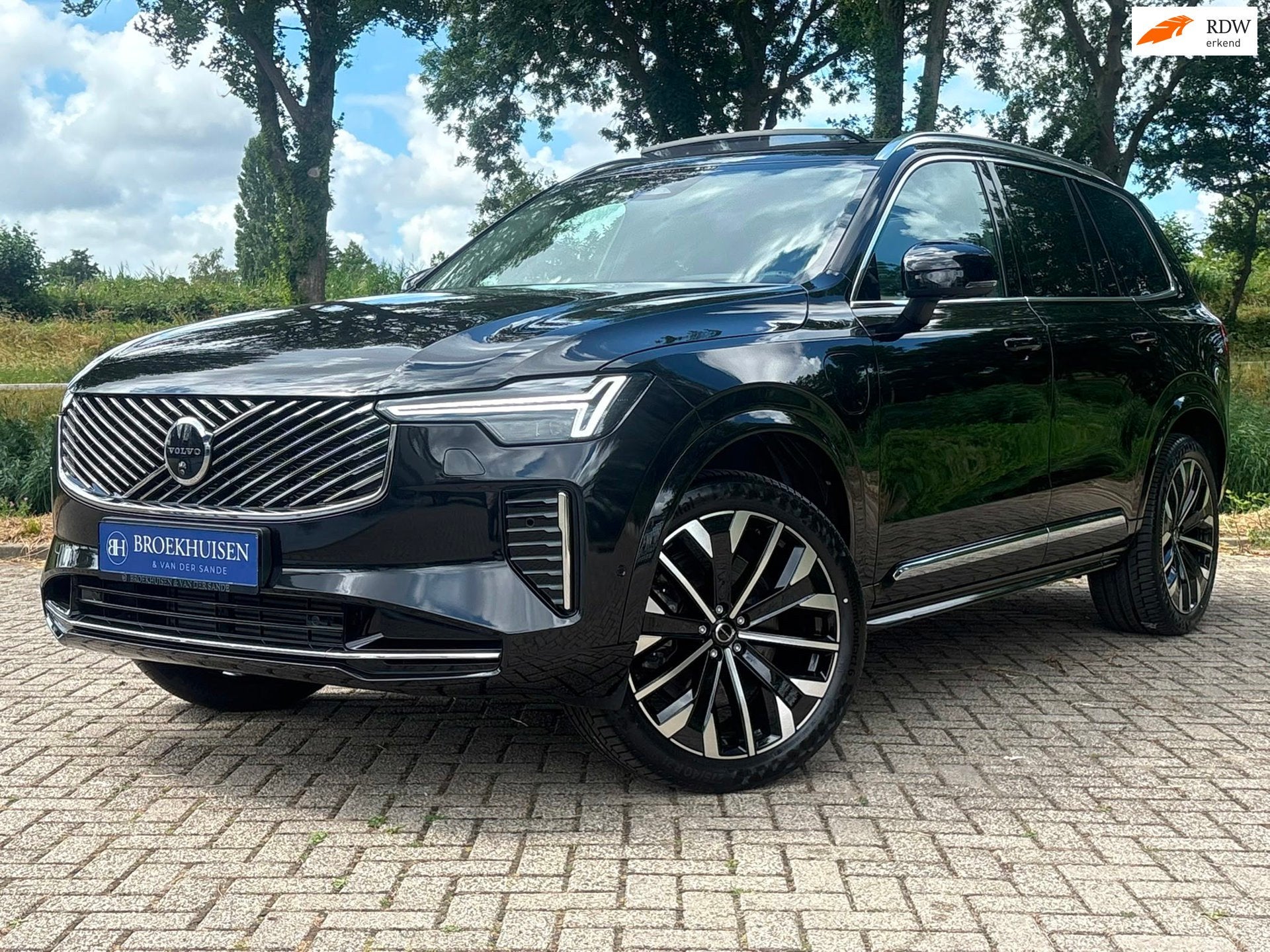 Volvo XC90 2.0 T8 Plug-in hybrid AWD Ultra Bright 455pk Luch, Adaptive Cruise Control, Gebruikt, Zwart, 4 cilinders