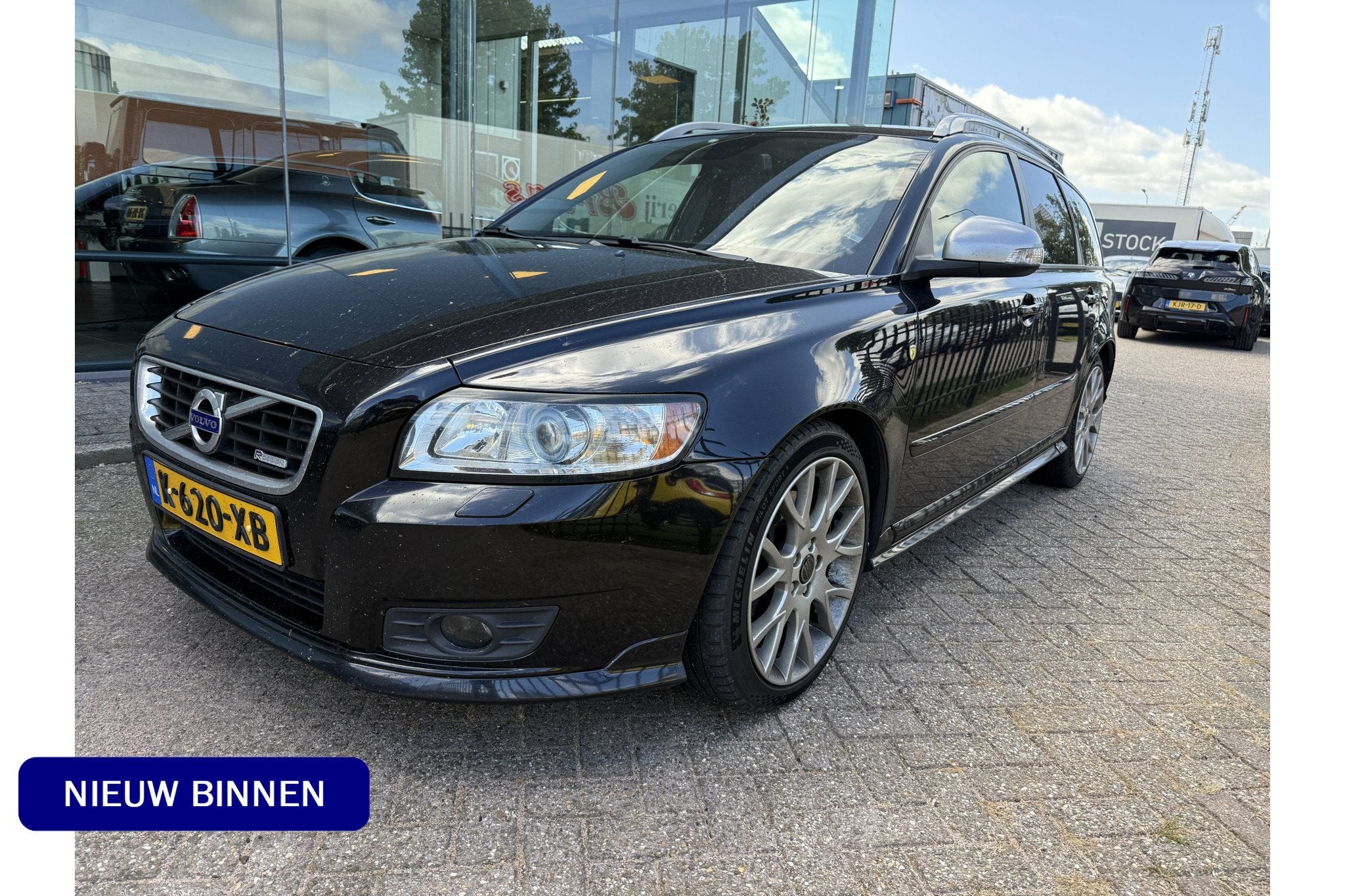 Volvo V50 2.5 T5 (230pk) R-Design Geartronic * 18inch * Trek, Euro 5, Gebruikt, Zwart, 700 kg