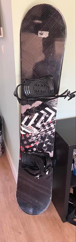 Snowboard met bindingen - Gebruikt, Sport en Fitness, Snowboarden, Gebruikt, Board, Ophalen