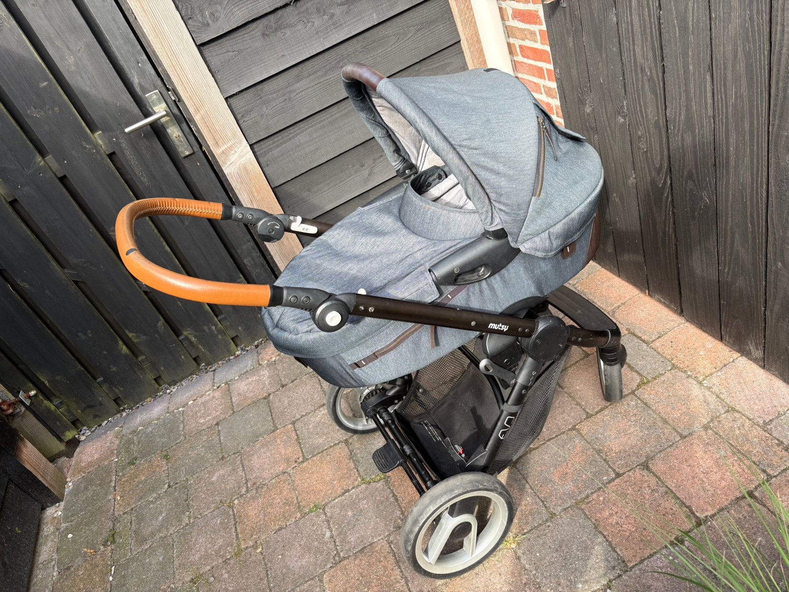 Mutsy evo met maxi cosi en adapters, Kinderen en Baby's, Kinderwagens en Combinaties, Ophalen of Verzenden, Zo goed als nieuw