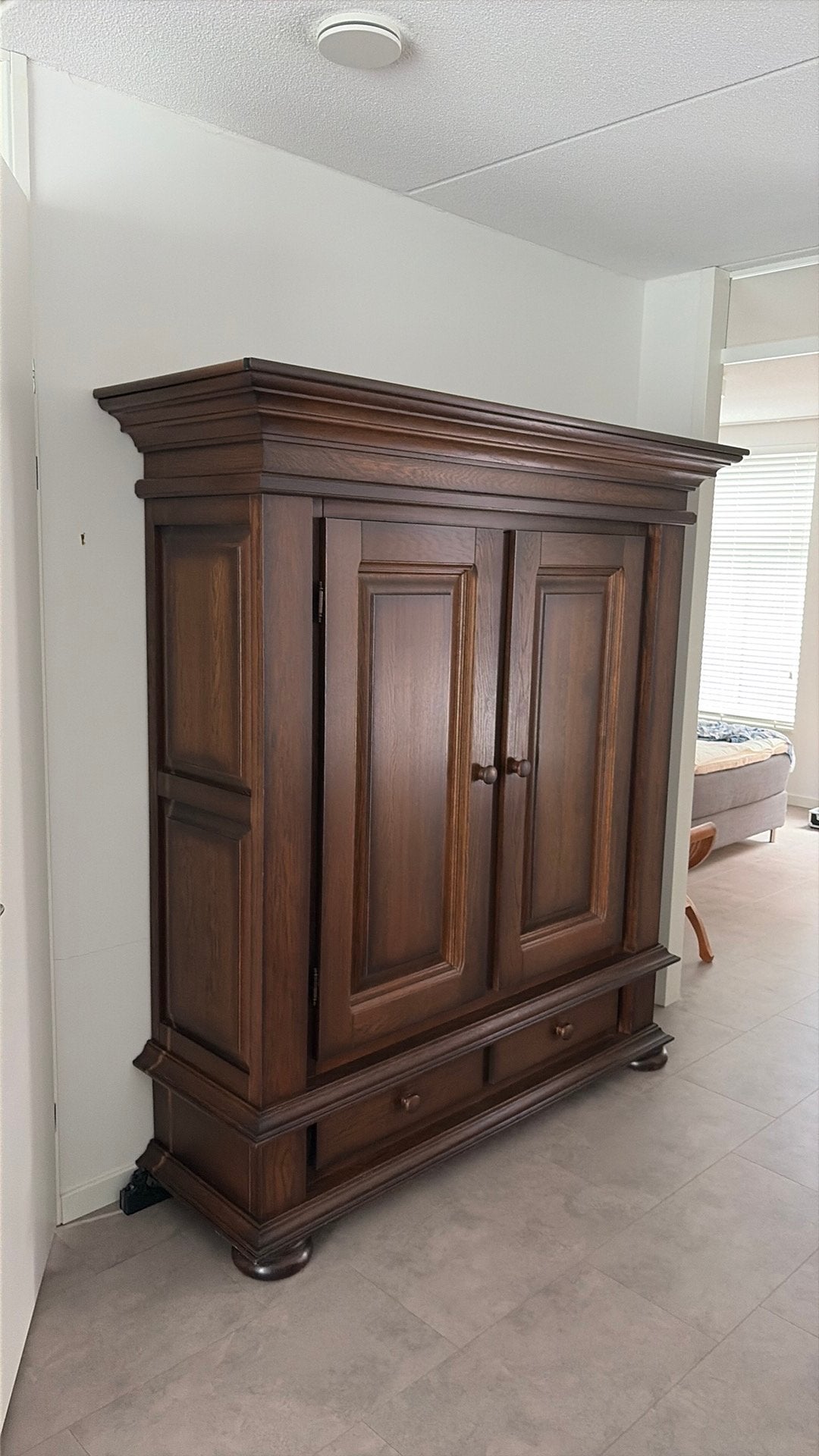 Houten klassieke toog/servieskast 185x200x60 cm, Ophalen