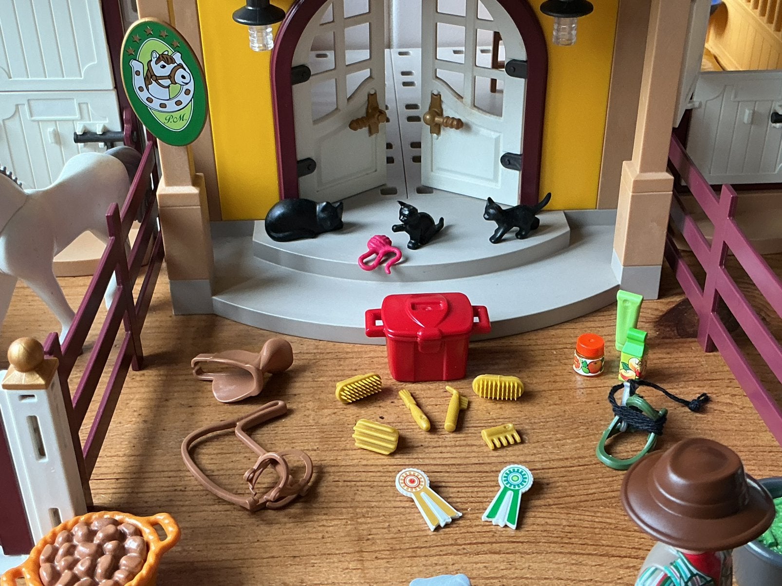 Foto 4 van PLAYMOBIL UITGEBREIDE GROTE PAARDENMANEGE 🐎 🐎 SUPERSET !!