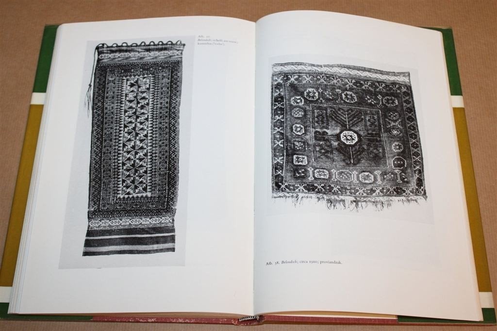 Oosterse Tapijten — Perzisch, Turks en Kaukasisch 1966, Ophalen of Verzenden, Gelezen