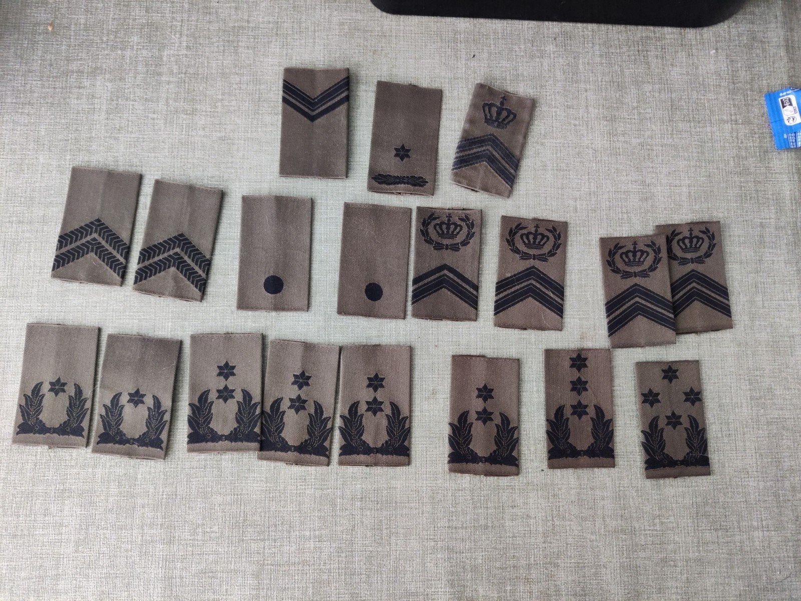 Schouder rangen., Verzamelen, Militaria | Algemeen, Verzenden, Landmacht, Nederland, Embleem of Badge