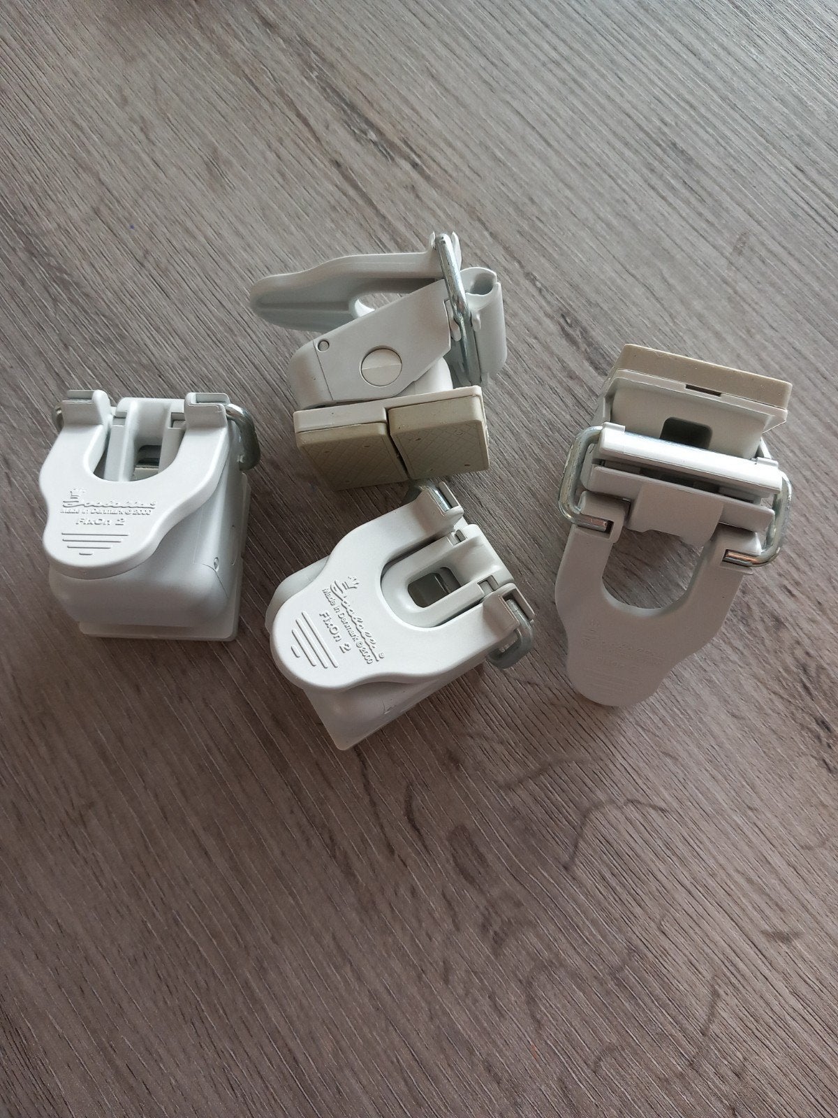 Isabella FixOn 2 blokjes 4 stuks, Ophalen, Zo goed als nieuw
