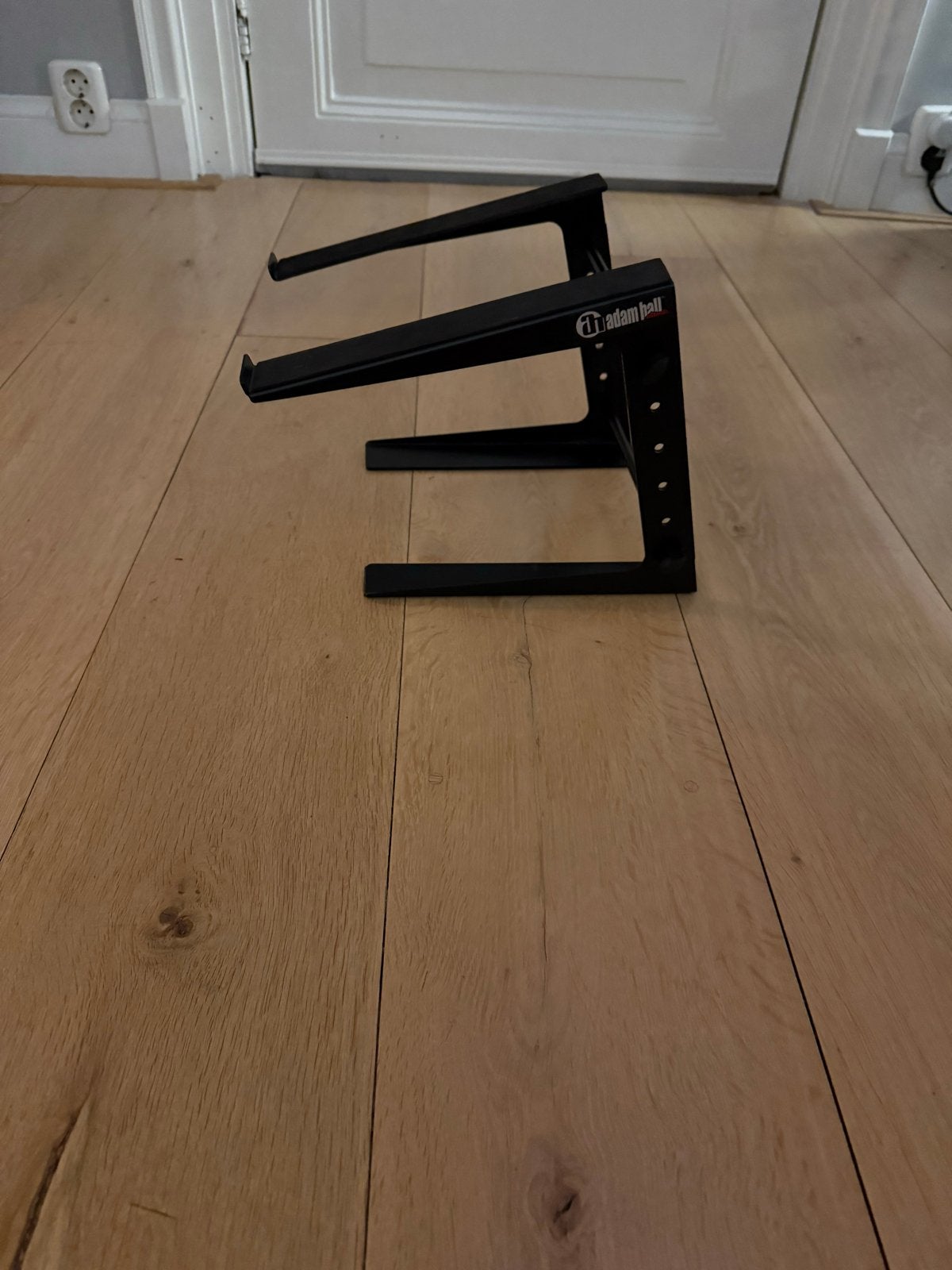 Adam Hall Laptopstandaard - Zwart, Computers en Software, Ophalen, Zo goed als nieuw