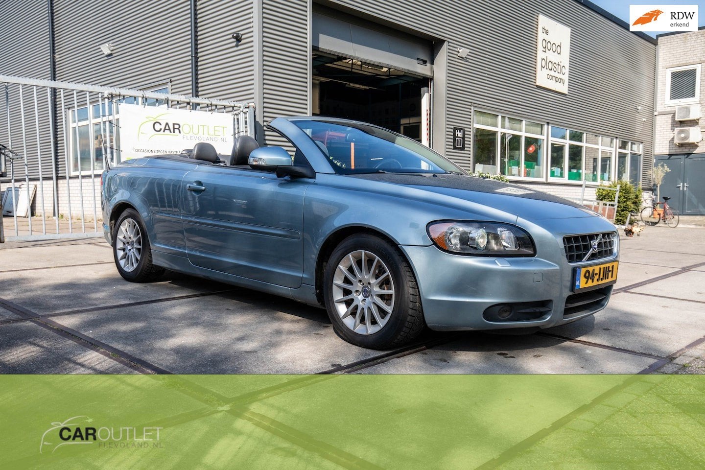Volvo C70 Convertible 2.4 Momentum AUTOMAAT ONLANGS NW APK!, Parkeersensor, C70, Gebruikt, Zwart