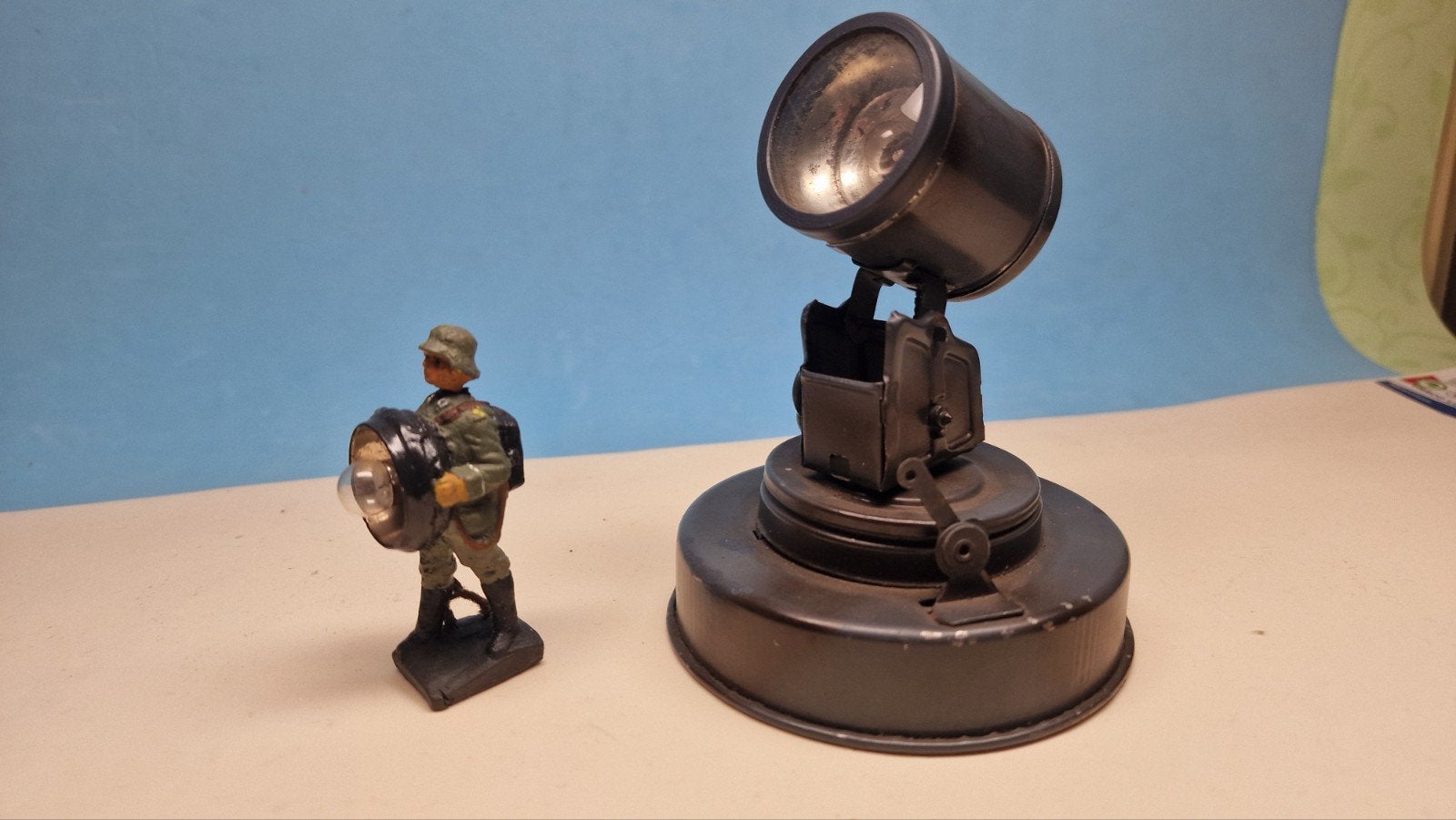 Lineol Flak licht , en soldaat figuur met licht  elastolin, Ophalen of Verzenden
