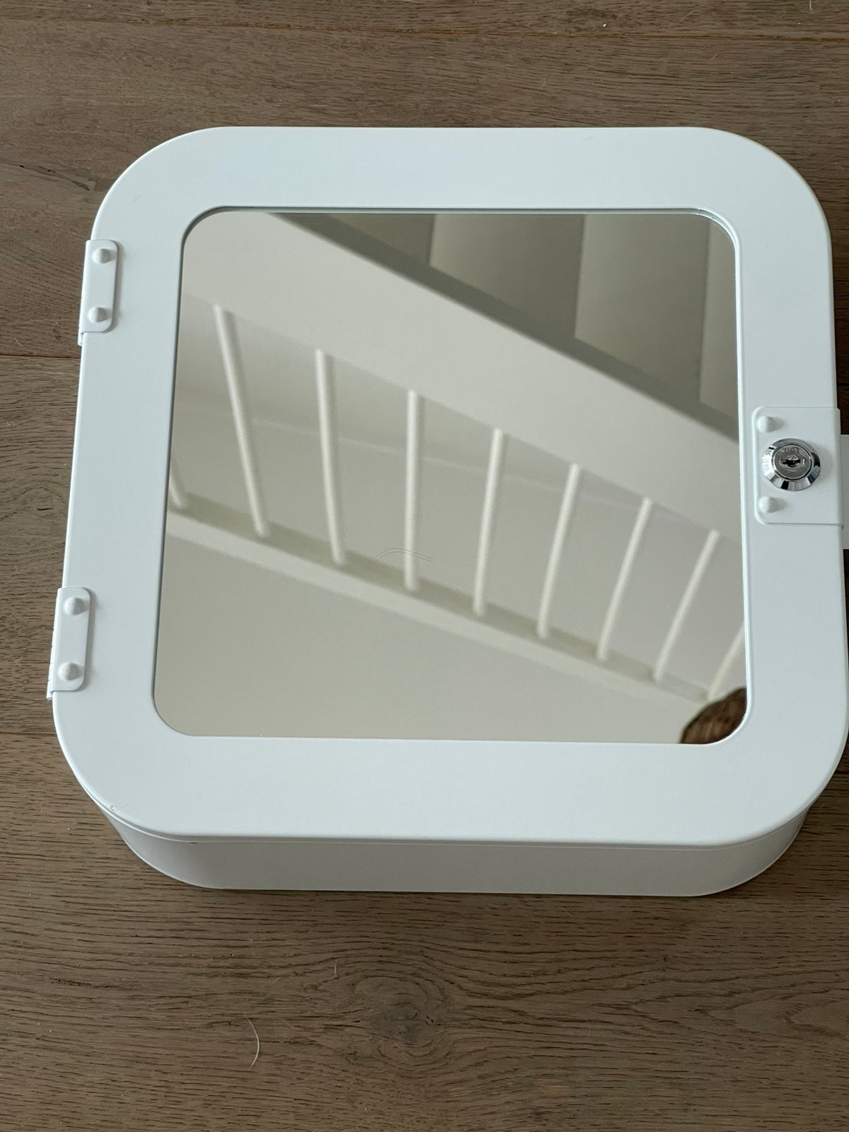 Ikea Gunnern metalen medicijnkastje met spiegel, Minder dan 50 cm, Ophalen of Verzenden, Zo goed als nieuw, Minder dan 100 cm