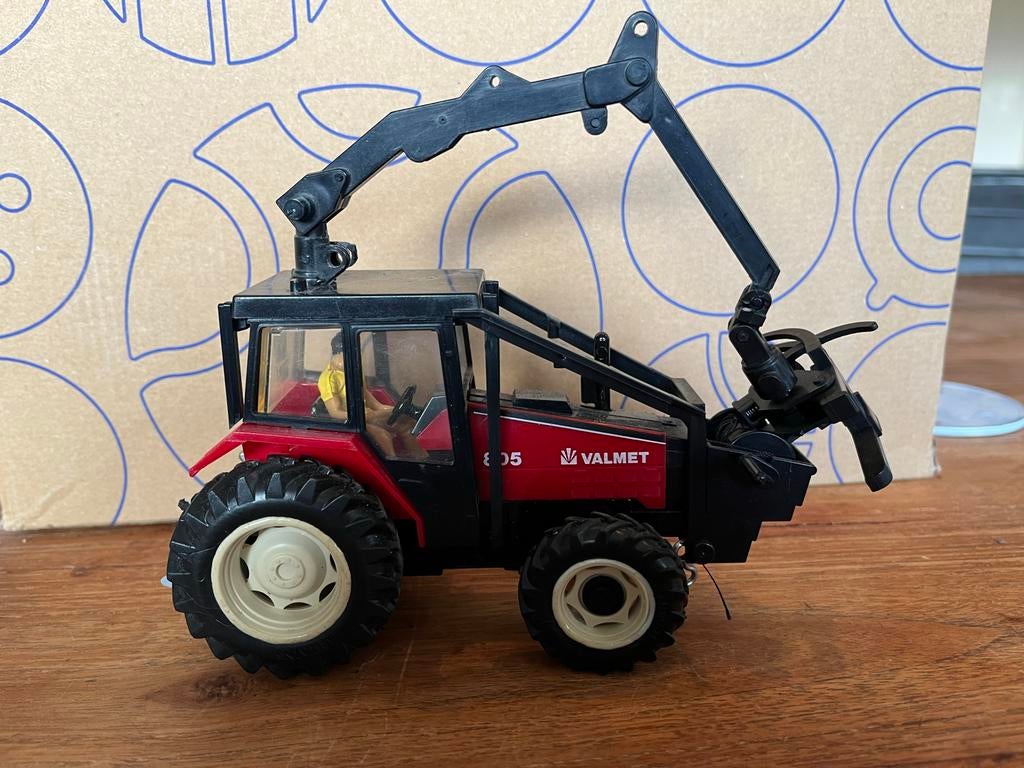 Valmet 805 Speelgoed Tractor met Kraan - Gebruikt, Ophalen of Verzenden, Gebruikt, Tractor of Landbouw, Overige merken