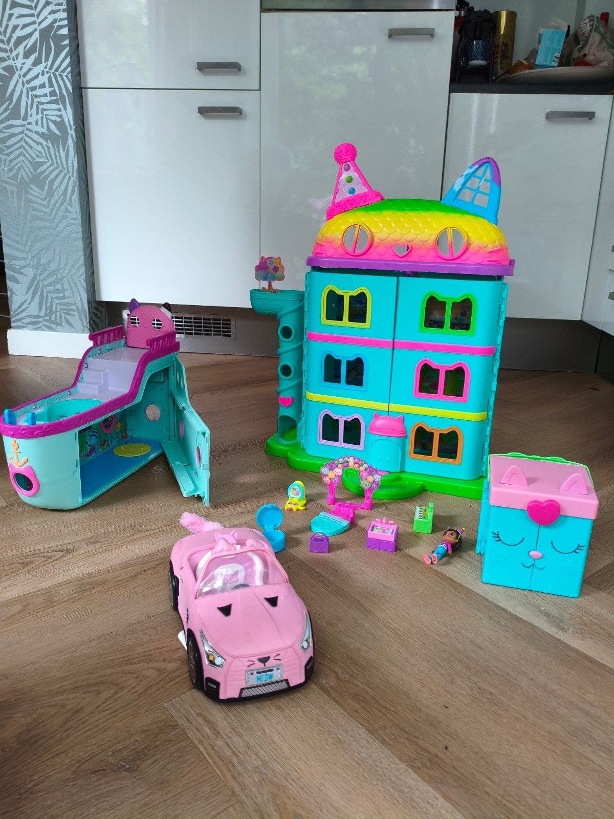 Gabby's Poppenhuis, Meerminkat Cruise, Verkleedkamer + Auto, Ophalen, Meisje
