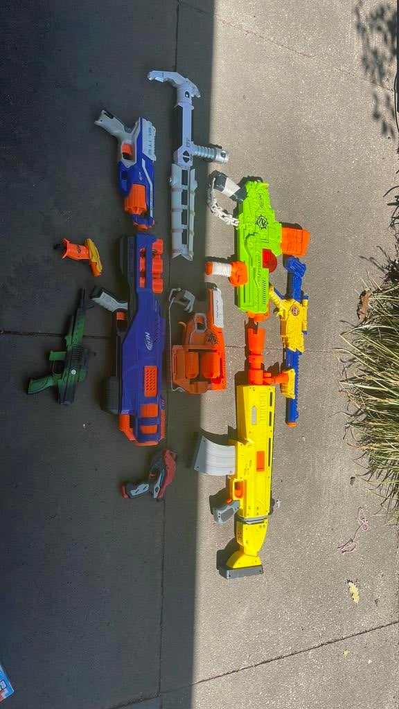 Diverse nerf guns en pijltjes, Ophalen, Zo goed als nieuw