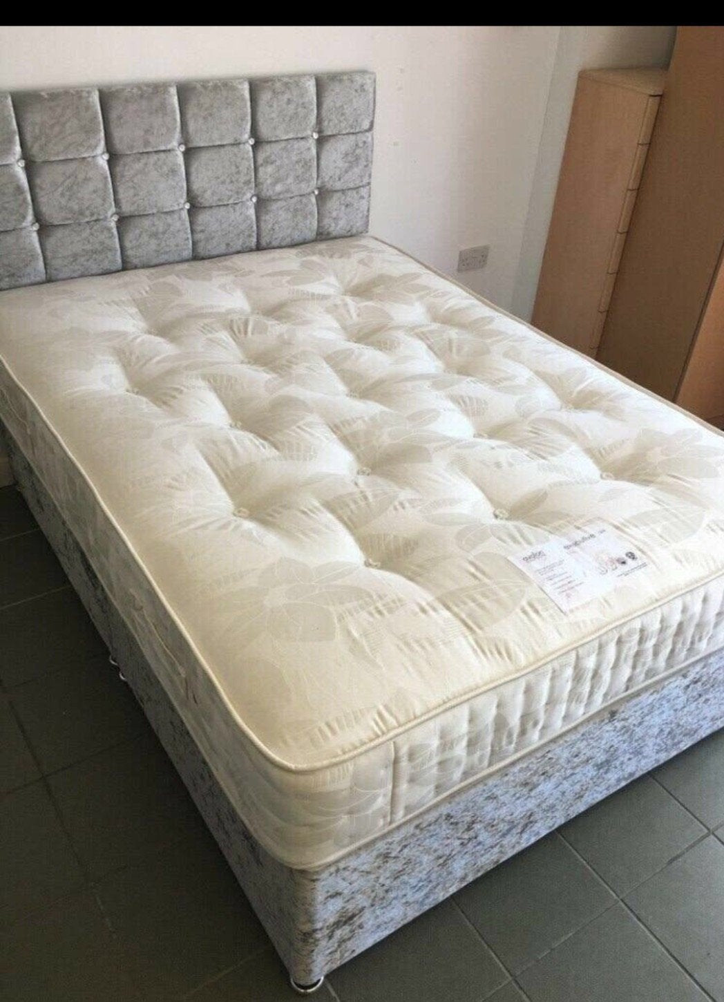 Tweepersoonsbed met matras  90200,140200,160200,180x200cm, 85 tot 100 cm, Nieuw, Ophalen of Verzenden, Matras