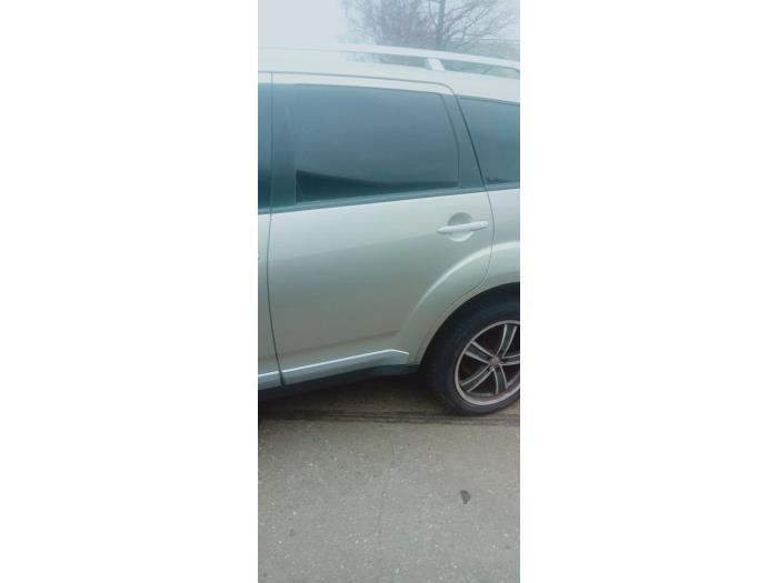 Portier 4Deurs links-achter van een Mitsubishi Outlander (S1, Gebruikt, -, Deur, -