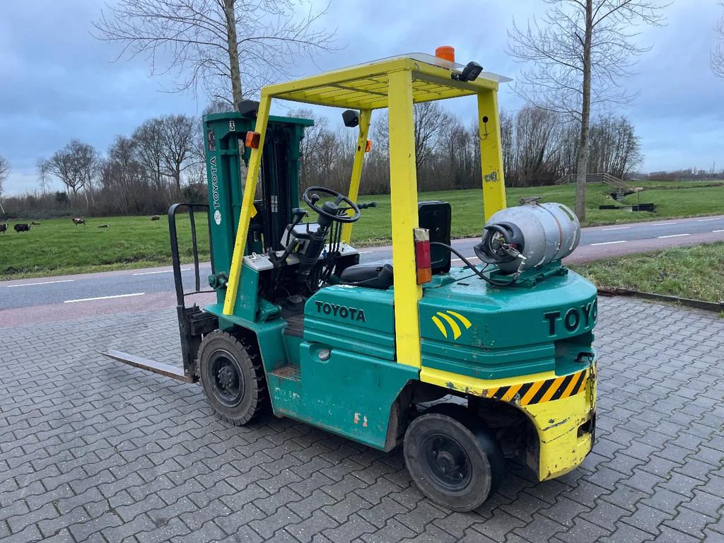 Toyota 42 5fgf25 2.5 Toyota heftruck LPG TRIPLO (bj 1992), Zakelijke goederen, 2000 tot 3000 kg, LPG, Heftruck, Toyota