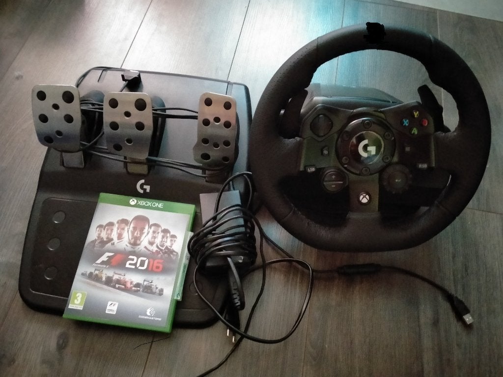 logitech g920 racestuur met game xboxone, Ophalen, 1 speler, Racen en Vliegen, Zo goed als nieuw