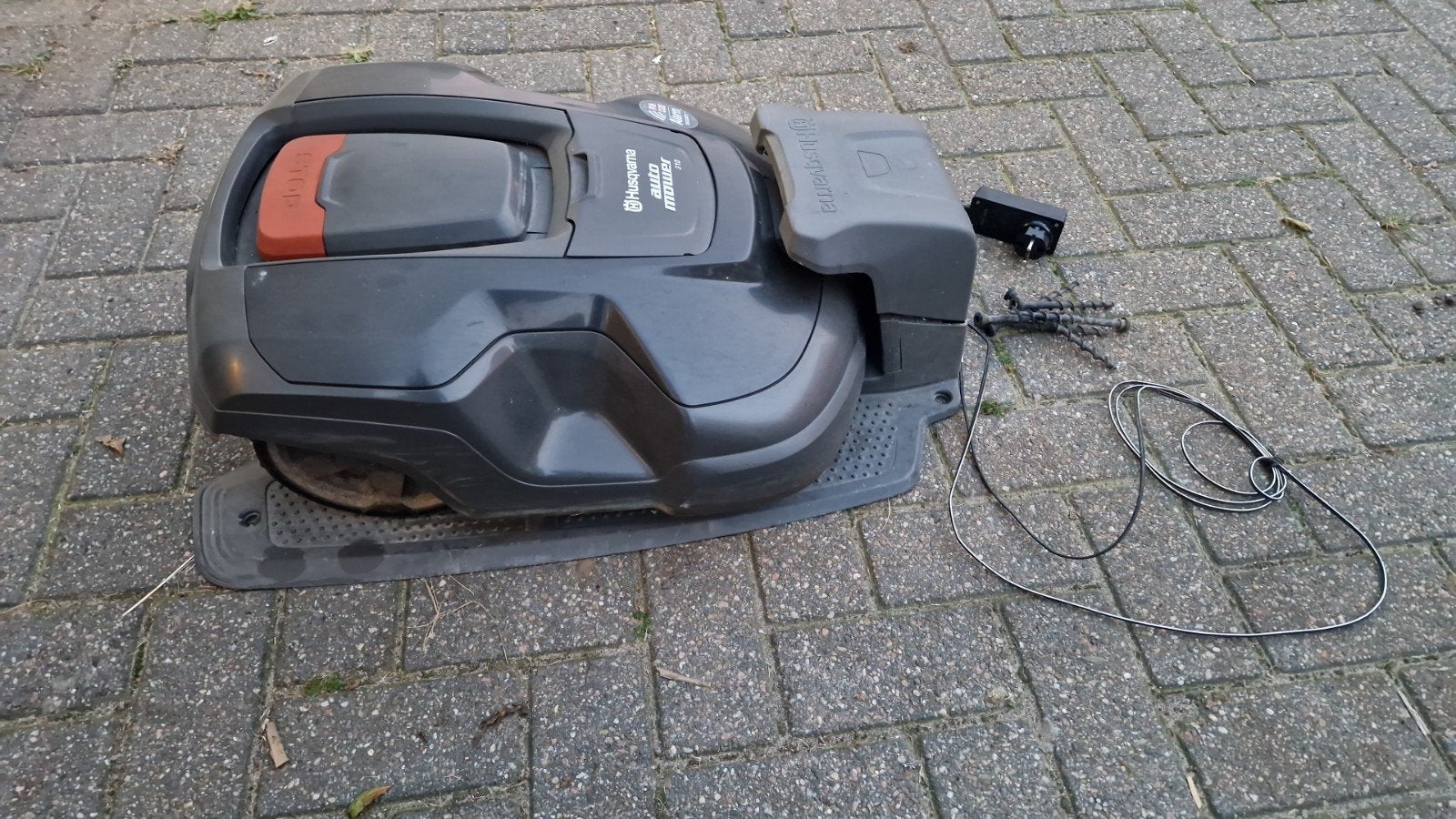 Husqvarna Automower 310, Tuin en Terras, Ophalen, Gebruikt, 20 tot 25 cm, Husqvarna