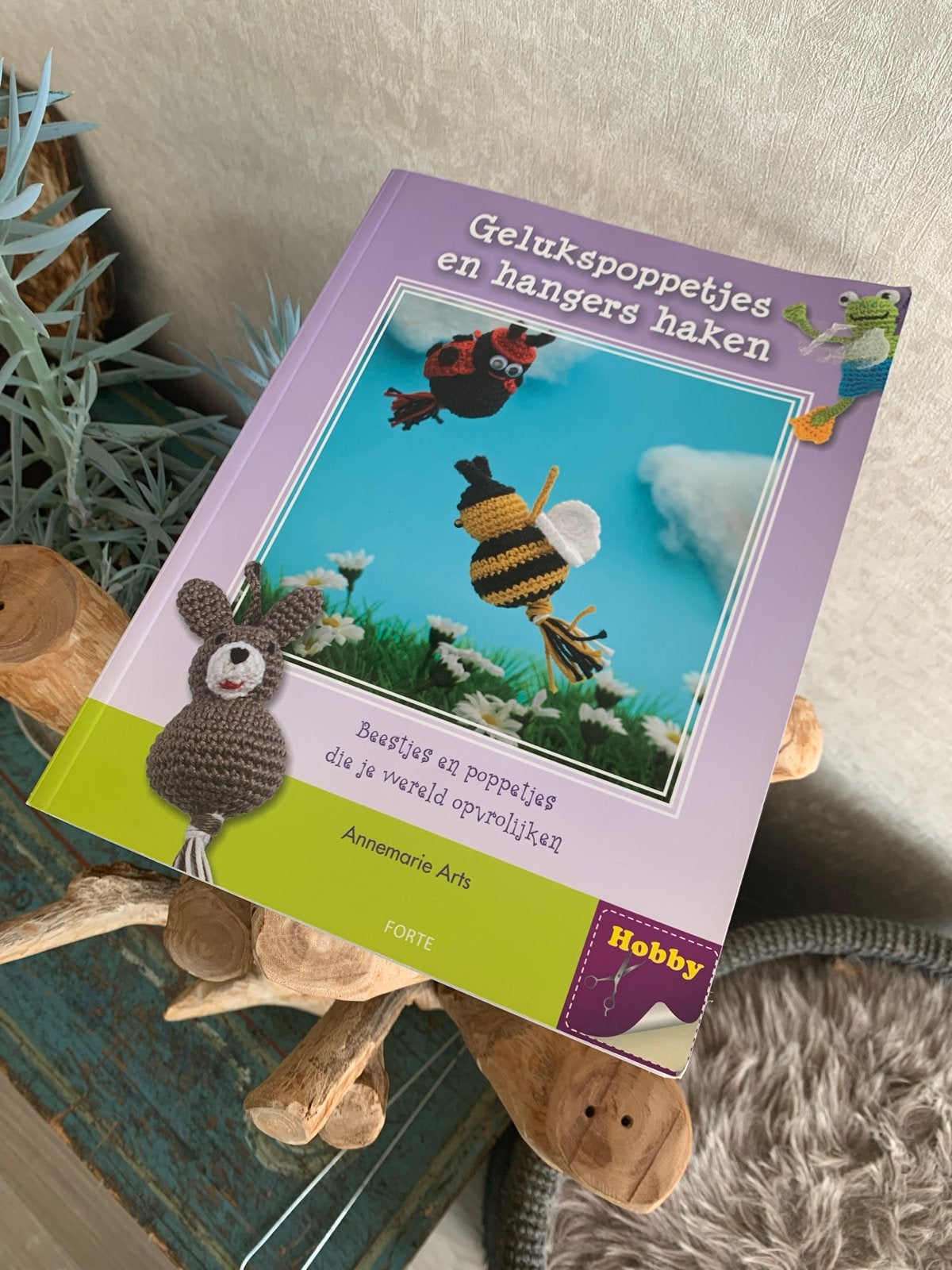 Gelukspoppetjes en hangers haken - Annemarie Arts, Boeken, Ophalen of Verzenden, Zo goed als nieuw, Breien en Haken