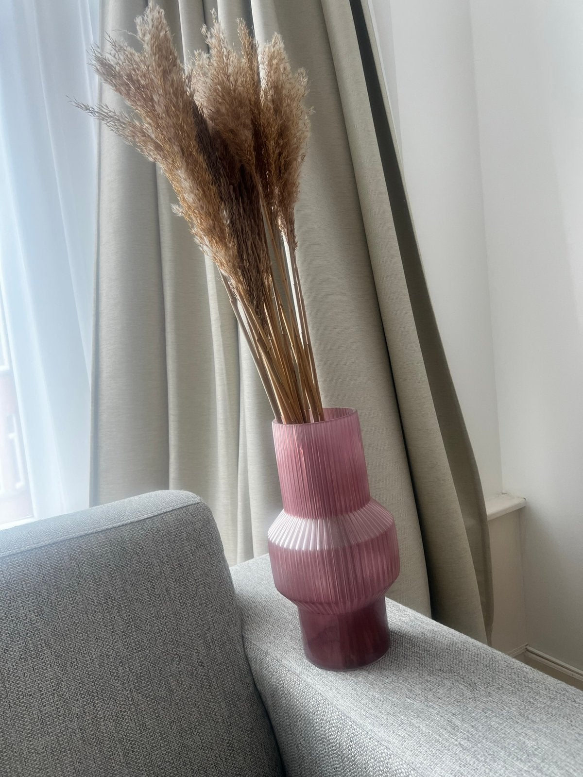 Oud roze vaas ribbel 30 cm, Ophalen of Verzenden, Zo goed als nieuw, Overige kleuren