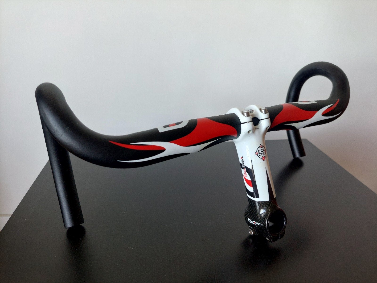 Pinarello/MOST Jaguar Stuur + TigerMax Carbon Stuurpen Nieuw, Fietsen en Brommers, MOst, Stuur, Nieuw, Ophalen of Verzenden
