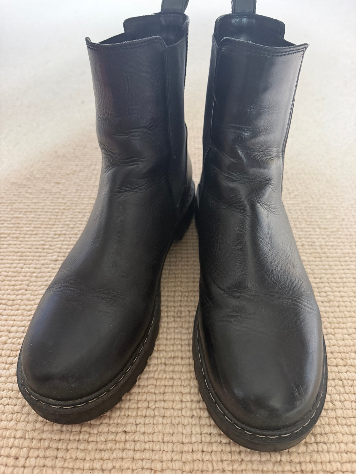 Zwarte leren chelsea boots met grove zool, Kleding | Dames, Schoenen, Zwart, Lage of Enkellaarzen, Ophalen of Verzenden, Gedragen