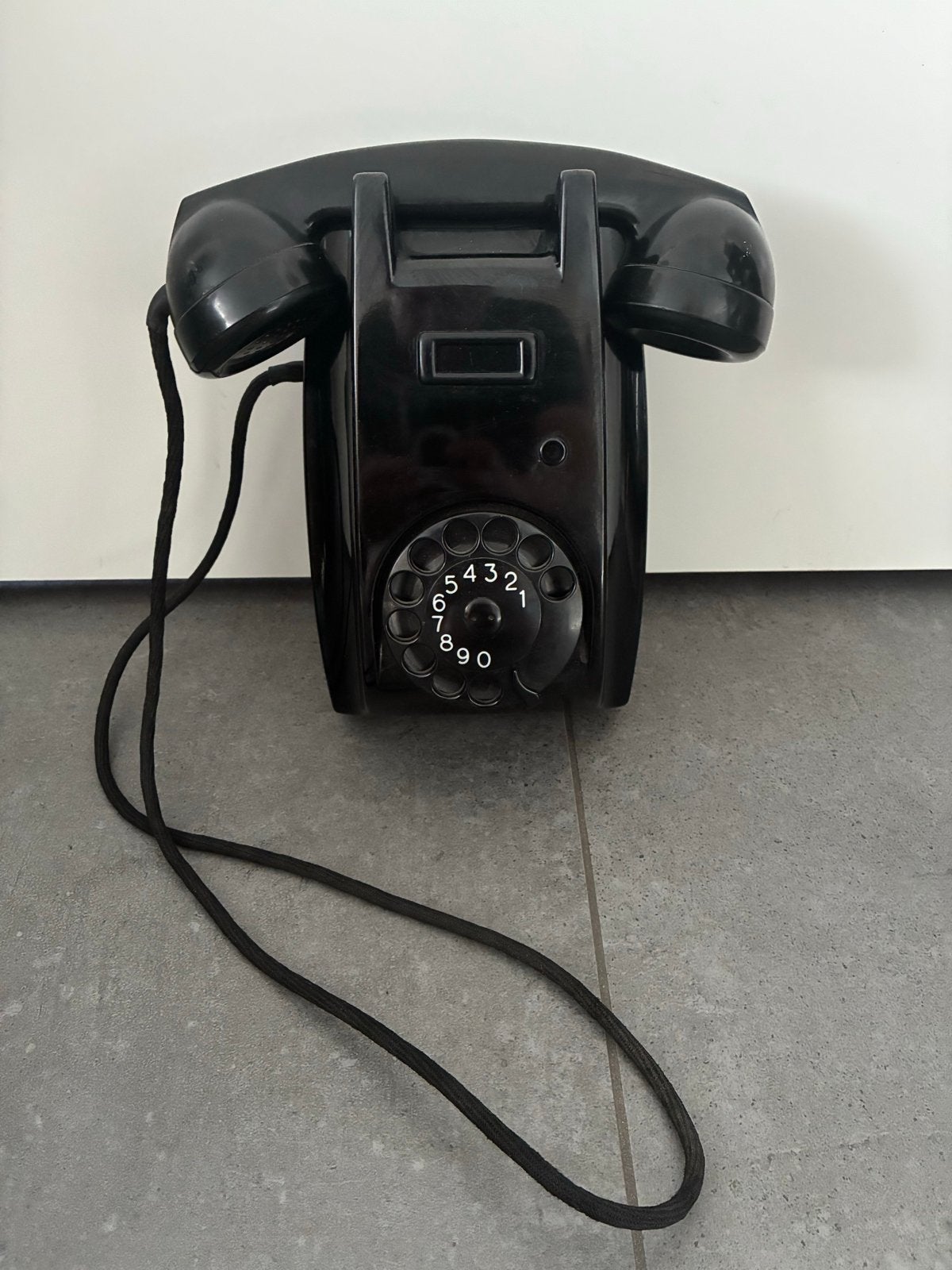 Bakelieten PTT Ericsson 11421 hangtelefoon 1958, zwart, Ophalen of Verzenden, Gebruikt, Met draaischijf