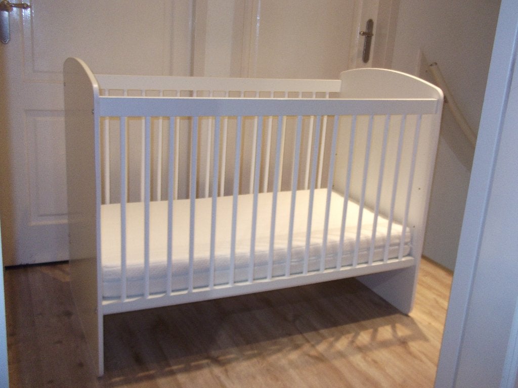 Kinderledikant met matras, Kinderen en Baby's, Babywiegjes en Ledikanten, Ophalen, Gebruikt, Ledikant
