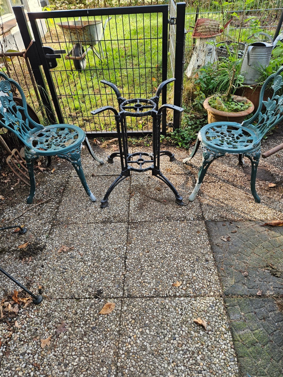 Bistro setje 2stoelen en onderstel tafel, Gebruikt, Aluminium, Tuinset, Ophalen
