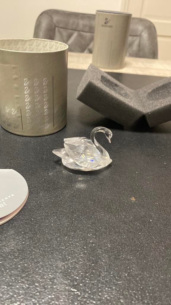 Swarovski crystal zwaan medium, Ophalen of Verzenden, Nieuw, Figuurtje