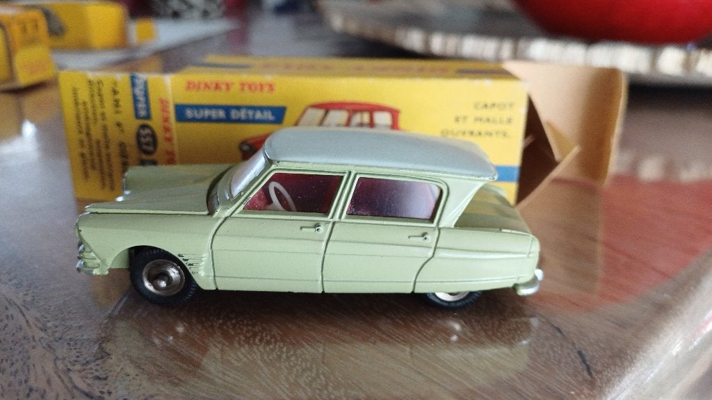 Dinky toys citroen AMI 6 met box, no.557, groene versie, Antiek en Kunst, Antiek | Speelgoed, Ophalen of Verzenden