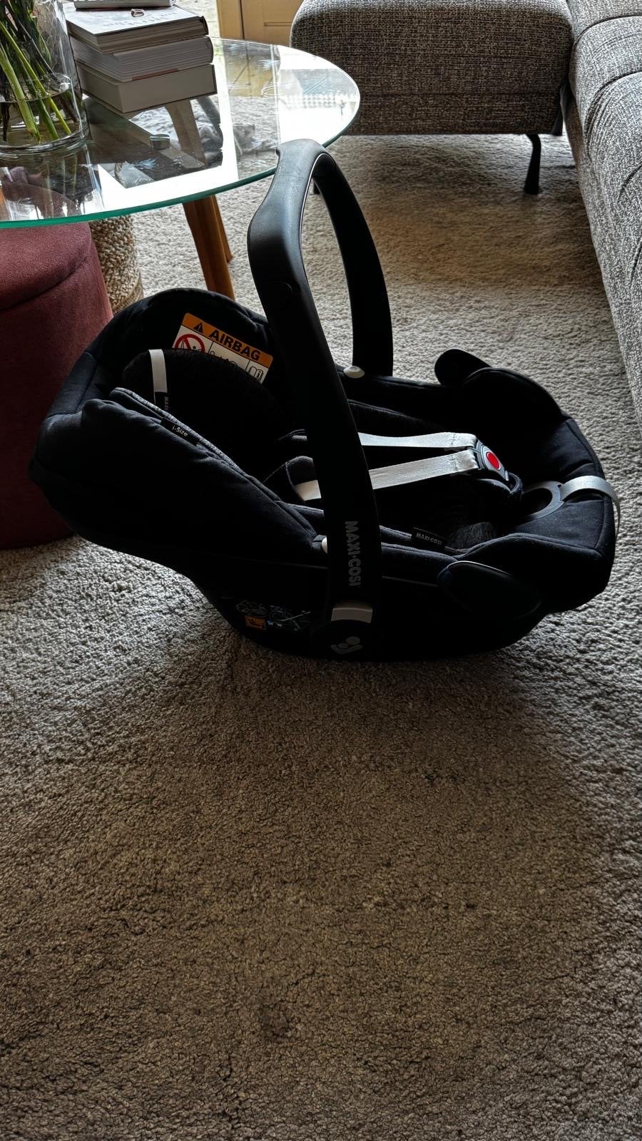 Maxi-Cosi Pebble Pro i-Size met FamilyFix2 base, Kinderen en Baby's, Autostoeltjes, Ophalen, Autogordel of Isofix, Gebruikt, Zijbescherming