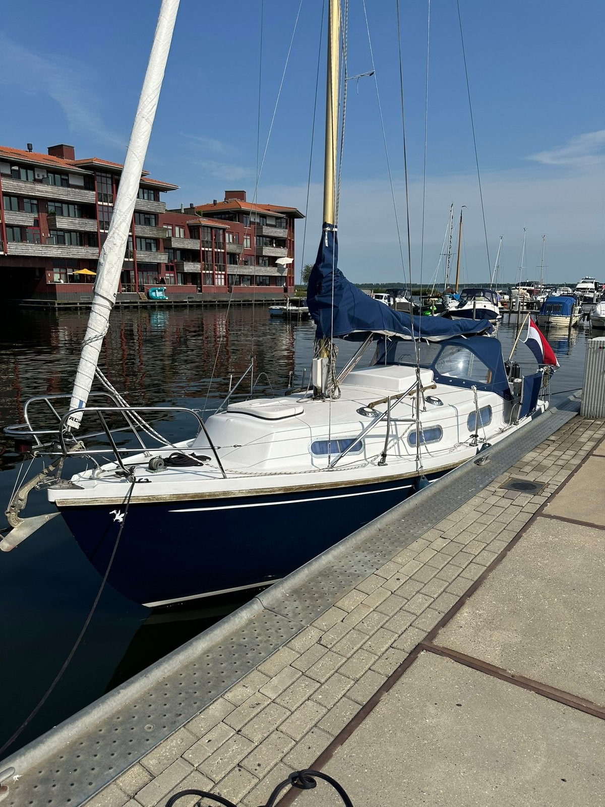 Zeiljacht kajuiboot 9mtr te huur incl schipper, Met schipper