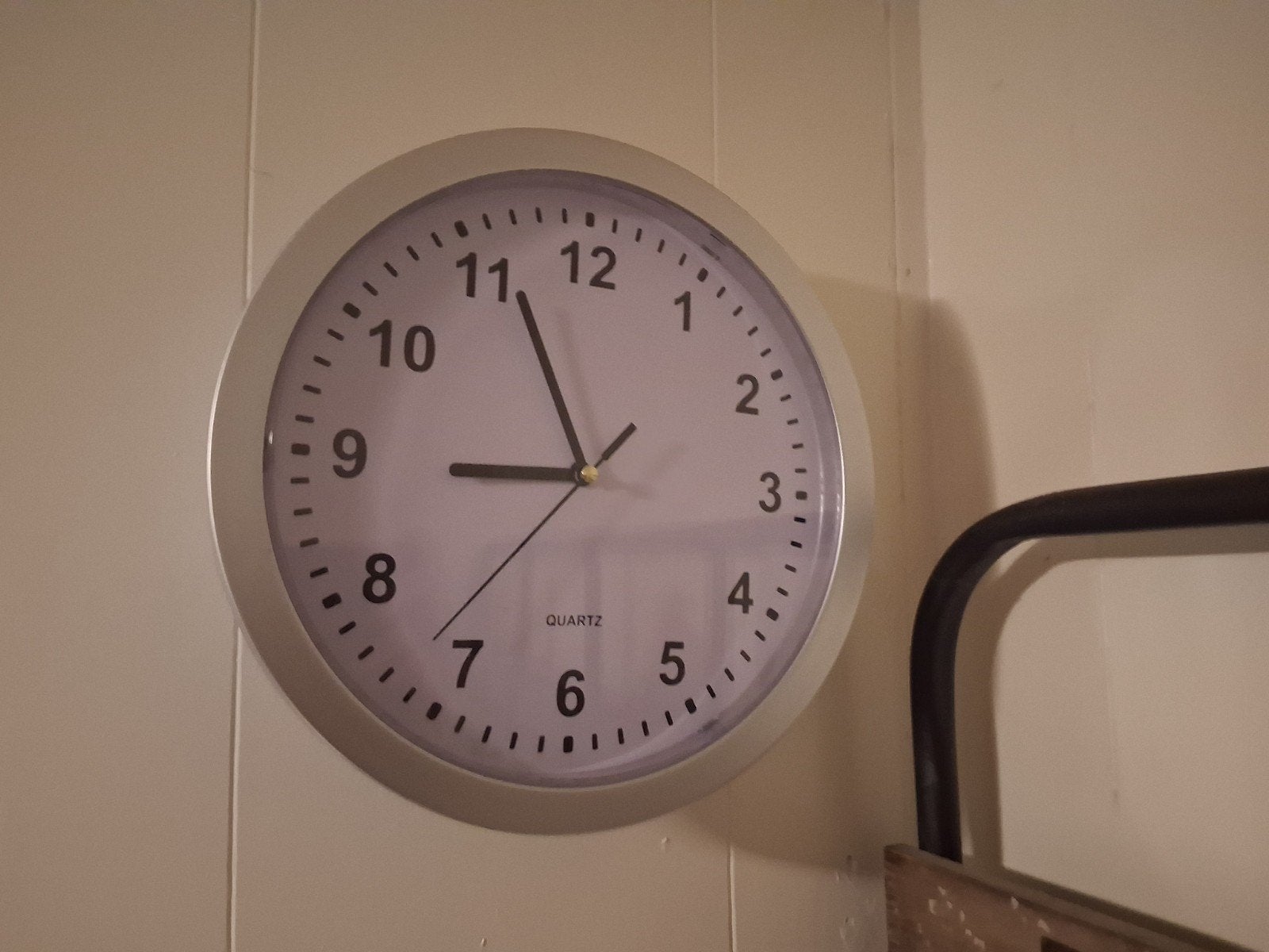 klok met geheim vak, Ophalen, Zo goed als nieuw, Zilver, Wandklok